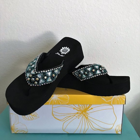 Yellow Box Shoes Womens Yellow Box Flip Flops In Black With